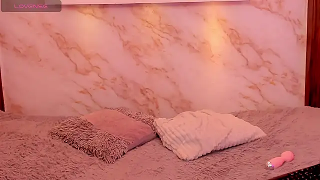 Dakota ferreti  online show from March 26, 2026, 6:33 am