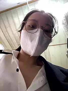 rose2111 online show from January 13, 2026, 3:32 am