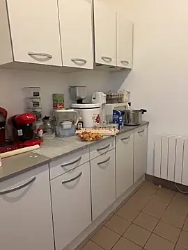 bea french curvy online show from April 3, 2026, 9:16 am