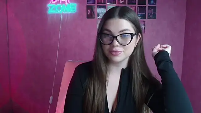 Violetta Brilliant online show from December 1, 2025, 1:23 pm