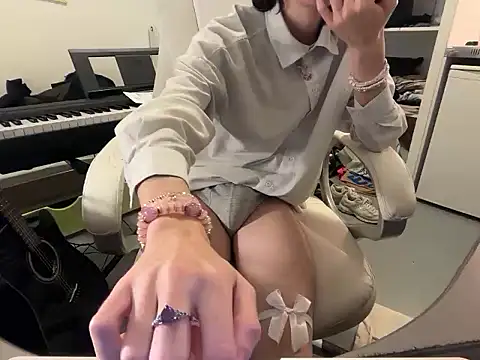 sam in transition online show from November 26, 2025, 1:44 pm