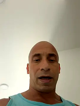 Russo41rj online show from December 13, 2025, 8:04 pm