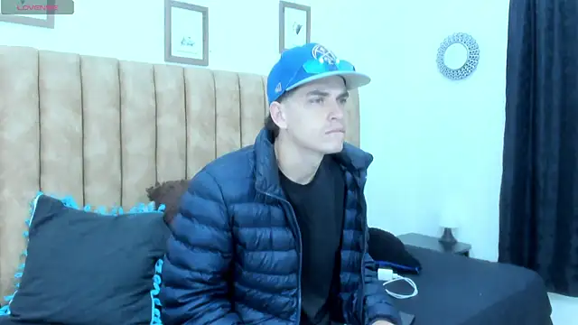 Snapshot of AUSTIN-PRRR chatting on December 3, 2025, 1:21 pm AUSTIN-PRRR online show from December 3, 2025, 1:21 pm