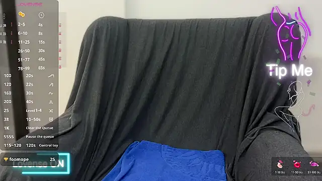 Snapshot of valoriaaaa chatting on December 15, 2025, 10:48 pm valoriaaaa online show from December 15, 2025, 10:48 pm