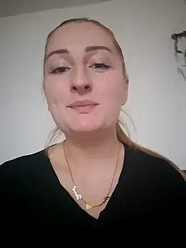 Snapshot of dixielarys chatting on December 22, 2025, 12:38 pm dixielarys online show from December 22, 2025, 12:38 pm