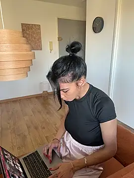 Snapshot of Soniaxxx31 chatting on February 3, 2026, 10:42 am Soniaxxx31 online show from February 3, 2026, 10:42 am