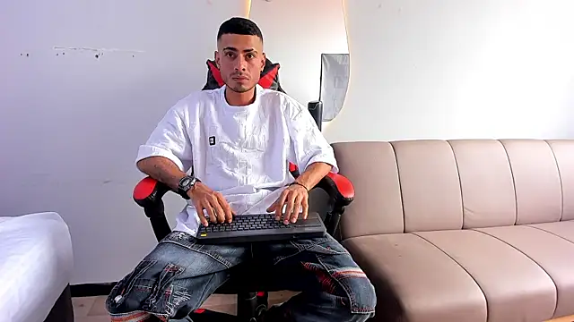 MatthewCullen online show from December 22, 2025, 4:07 pm