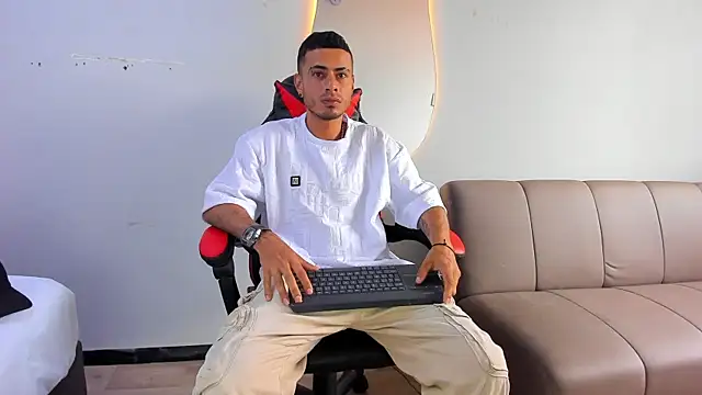 MatthewCullen online show from December 17, 2025, 6:13 pm