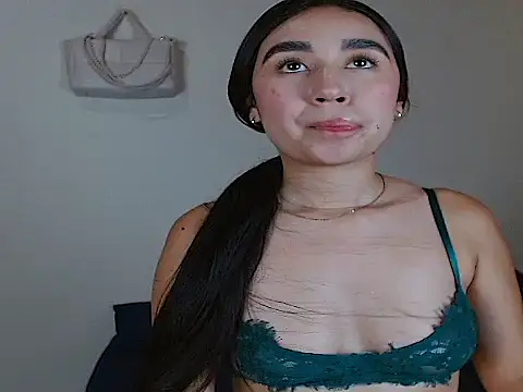 SiennaLorens online show from May 13, 2026, 11:12 pm