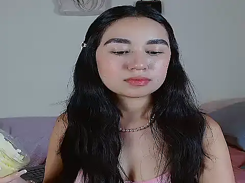 SiennaLorens online show from August 1, 2026, 12:08 am