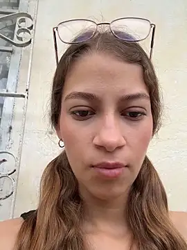 Vanneskk online show from December 2, 2025, 1:13 pm