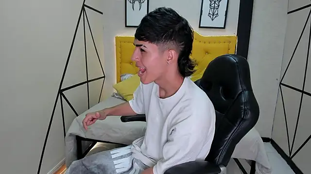 Ethan Jamees online show from February 25, 2026, 7:25 pm