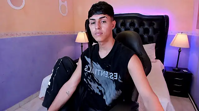 Ethan Jamees online show from February 24, 2026, 7:37 pm