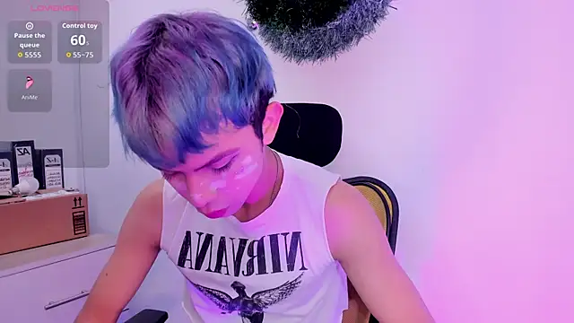 Snapshot of Prince_Apolo chatting on December 19, 2025, 8:44 pm Prince Apolo online show from December 19, 2025, 8:44 pm