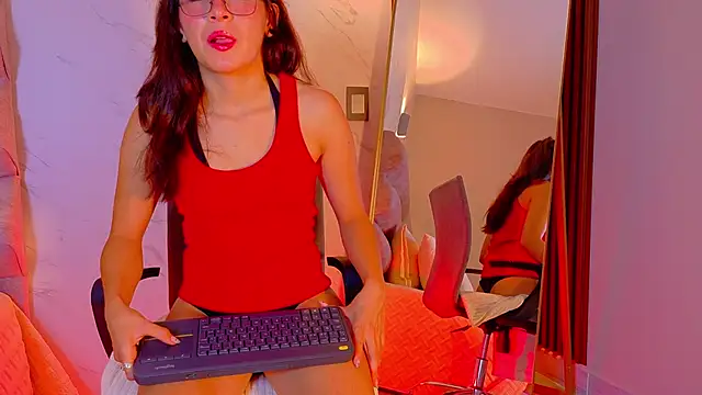 Snapshot of Mia_Cullen chatting on December 18, 2025, 12:31 pm Mia Cullen online show from December 18, 2025, 12:31 pm