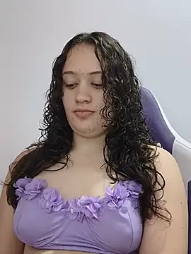 Alana 444 online show from May 22, 2026, 4:10 am