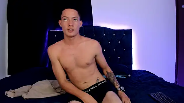 Snapshot of AustinParker chatting on November 26, 2025, 11:05 pm AustinParker online show from November 26, 2025, 11:05 pm