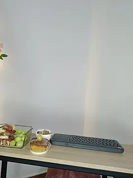 coraline vera online show from November 27, 2025, 7:36 pm