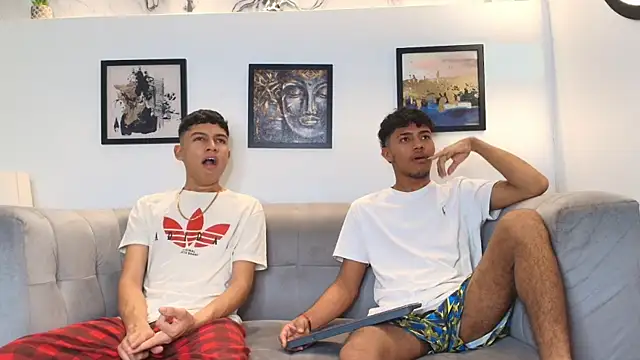 Snapshot of COUPLES_BOYS chatting on February 14, 2026, 1:39 am COUPLES BOYS online show from February 14, 2026, 1:39 am