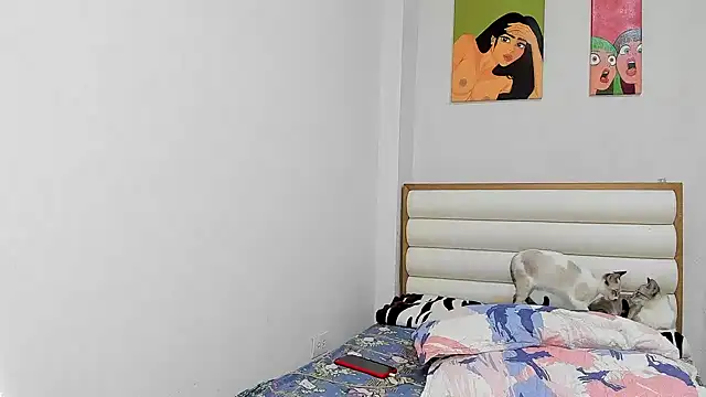 Snapshot of ROUS_SWEET_ chatting on April 6, 2026, 4:57 am ROUS SWEET online show from April 6, 2026, 4:57 am