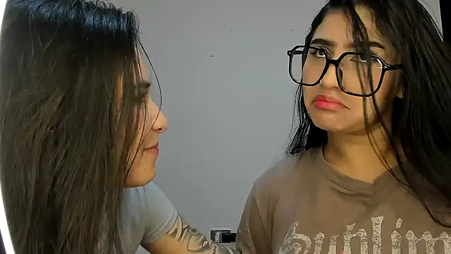 Snapshot of ROUS_SWEET_ chatting on December 18, 2025, 3:44 am ROUS SWEET online show from December 18, 2025, 3:44 am