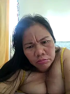 hottiemama69 online show from January 5, 2026, 11:08 pm