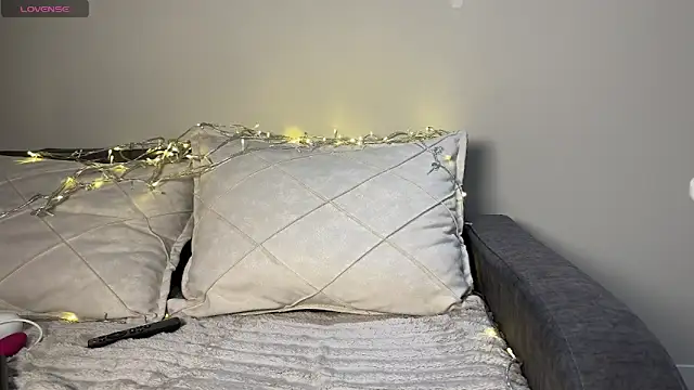 Snapshot of tinyholess chatting on February 5, 2026, 4:03 pm tinyholess online show from February 5, 2026, 4:03 pm