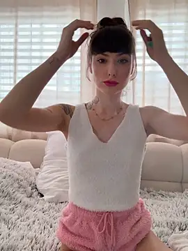 Sugarbellax online show from February 15, 2026, 3:00 pm