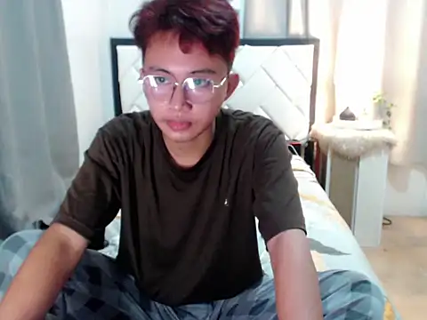 Snapshot of asiantwink0000 chatting on February 6, 2026, 12:01 pm asiantwink0000 online show from February 6, 2026, 12:01 pm