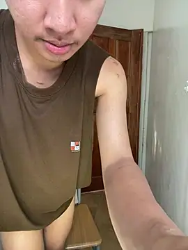 Snapshot of asiantwink0000 chatting on February 2, 2026, 8:02 am asiantwink0000 online show from February 2, 2026, 8:02 am