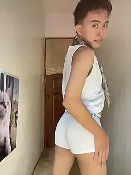 Snapshot of asiantwink0000 chatting on February 3, 2026, 6:11 am asiantwink0000 online show from February 3, 2026, 6:11 am