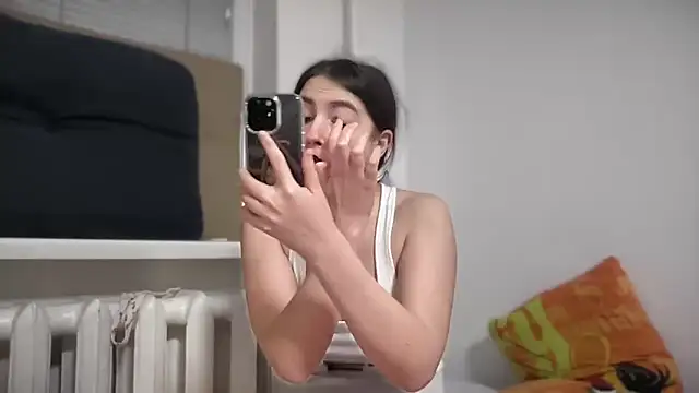 Aphr0ditee online show from March 14, 2026, 10:05 pm