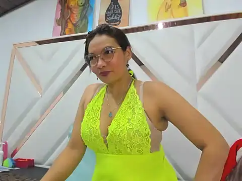 Valeria gil  online show from December 3, 2025, 11:36 pm