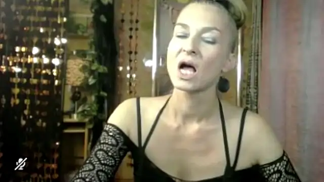 Soniakiss online show from July 6, 2026, 1:51 pm