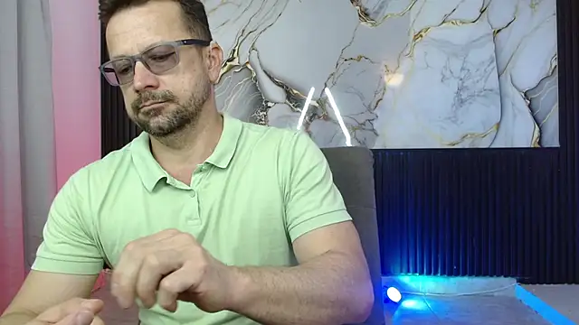 robert poison1 online show from January 8, 2026, 6:36 pm