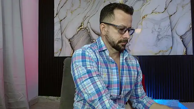 robert poison1 online show from December 15, 2025, 6:36 pm