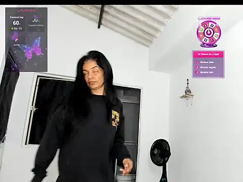 sweetCatallina online show from May 29, 2026, 10:21 am