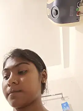 Cute diya023 online show from June 14, 2026, 1:45 pm