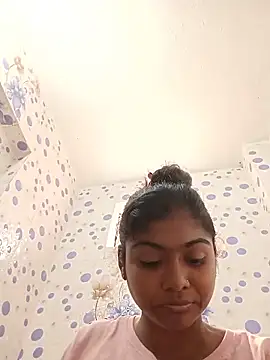 Cute diya023 online show from June 11, 2026, 3:03 am