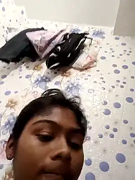 Cute diya023 online show from June 16, 2026, 7:19 am