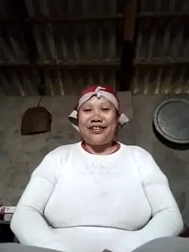 Snapshot of LeoPet2x chatting on March 4, 2026, 4:31 am LeoPet2x online show from March 4, 2026, 4:31 am