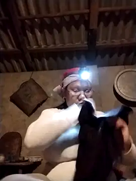 Snapshot of LeoPet2x chatting on April 2, 2026, 4:24 pm LeoPet2x online show from April 2, 2026, 4:24 pm