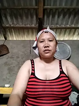 Snapshot of LeoPet2x chatting on April 4, 2026, 4:52 am LeoPet2x online show from April 4, 2026, 4:52 am