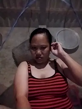 Snapshot of LeoPet2x chatting on April 14, 2026, 6:13 pm LeoPet2x online show from April 14, 2026, 6:13 pm