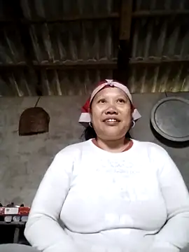 Snapshot of LeoPet2x chatting on March 5, 2026, 4:42 am LeoPet2x online show from March 5, 2026, 4:42 am