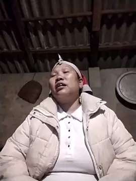 Snapshot of LeoPet2x chatting on March 12, 2026, 10:52 am LeoPet2x online show from March 12, 2026, 10:52 am