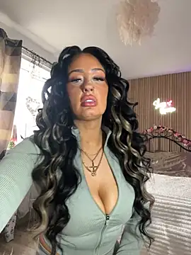 Snapshot of Lolaxox_ chatting on January 19, 2026, 11:47 am Lolaxox online show from January 19, 2026, 11:47 am