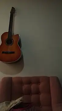 Emma Everett online show from December 19, 2025, 1:57 pm