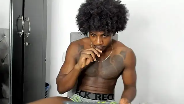 Snapshot of Darktemp_ chatting on February 12, 2026, 11:10 am Darktemp online show from February 12, 2026, 11:10 am