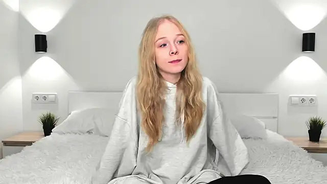 Snapshot of GhisllaineWestler chatting on December 4, 2025, 4:33 am GhisllaineWestler online show from December 4, 2025, 4:33 am